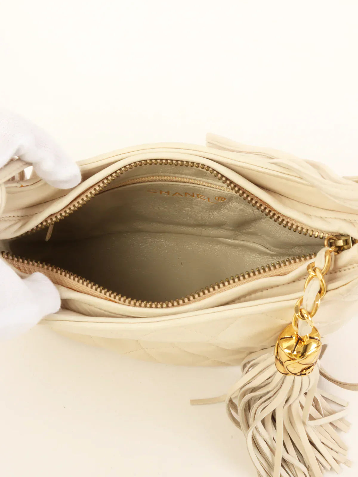 CHANEL Around 1990 Made Cc Mark Stitch Tassel Design Shoulder Bag White