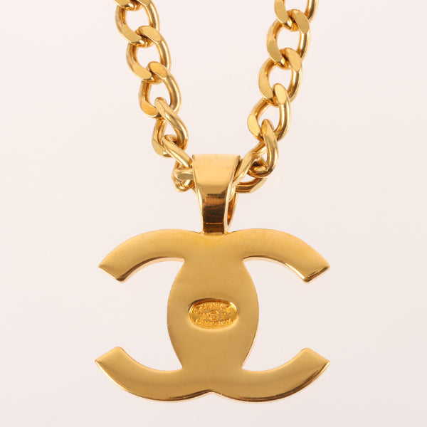Chanel 1996 Made Turn-Lock Plate Long Chain Necklace