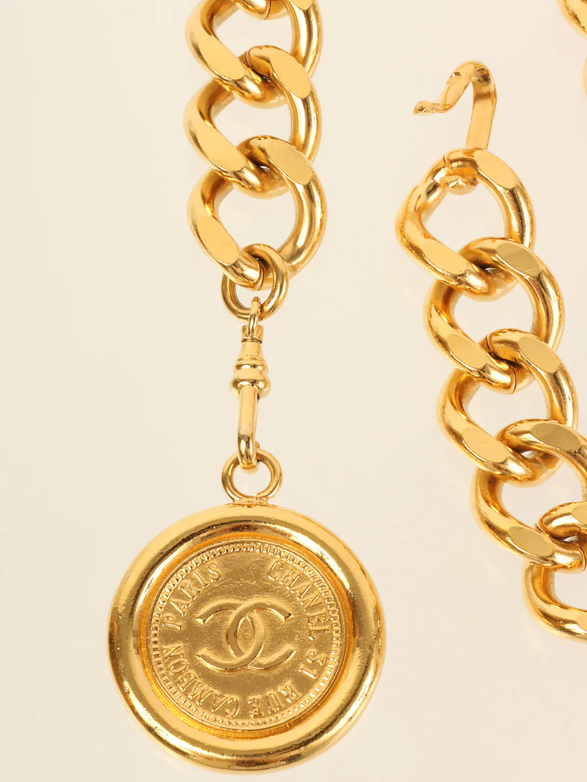 Top Quality Chanel Logo Plate Cc Mark Coin Charm Chain Belt Gold