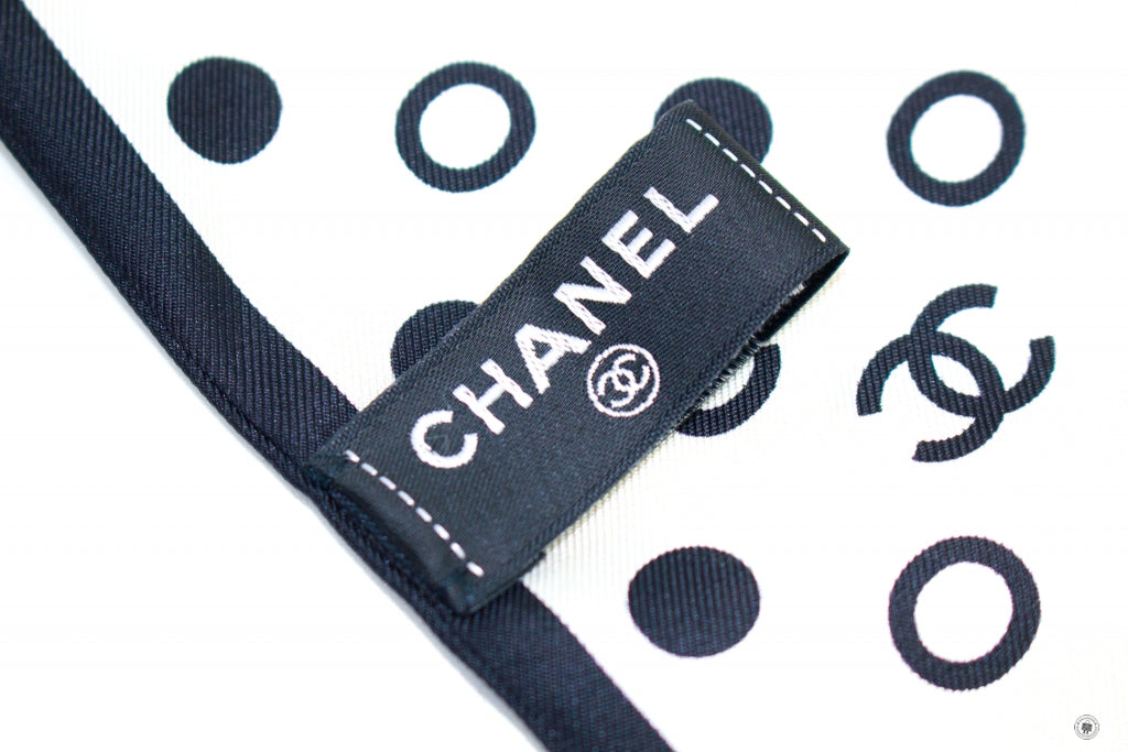 Chanel AAB Hair Accessories Ivory/black Fabric Others