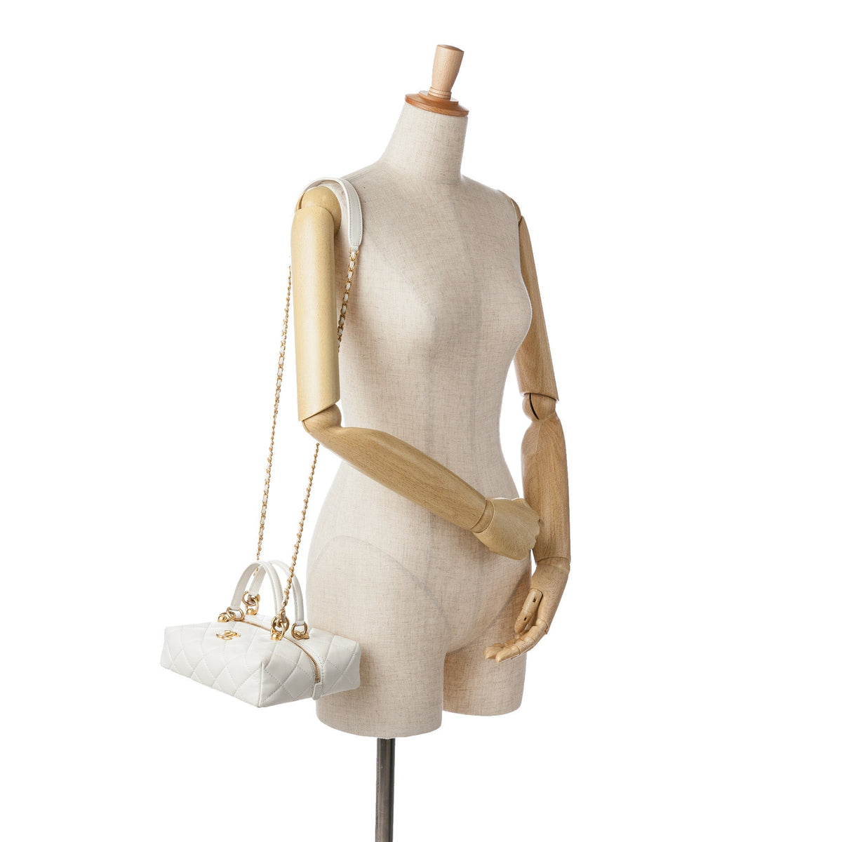White Chanel Métiers d'Art CC Quilted Lambskin Box with Top Handle Bag Satchel