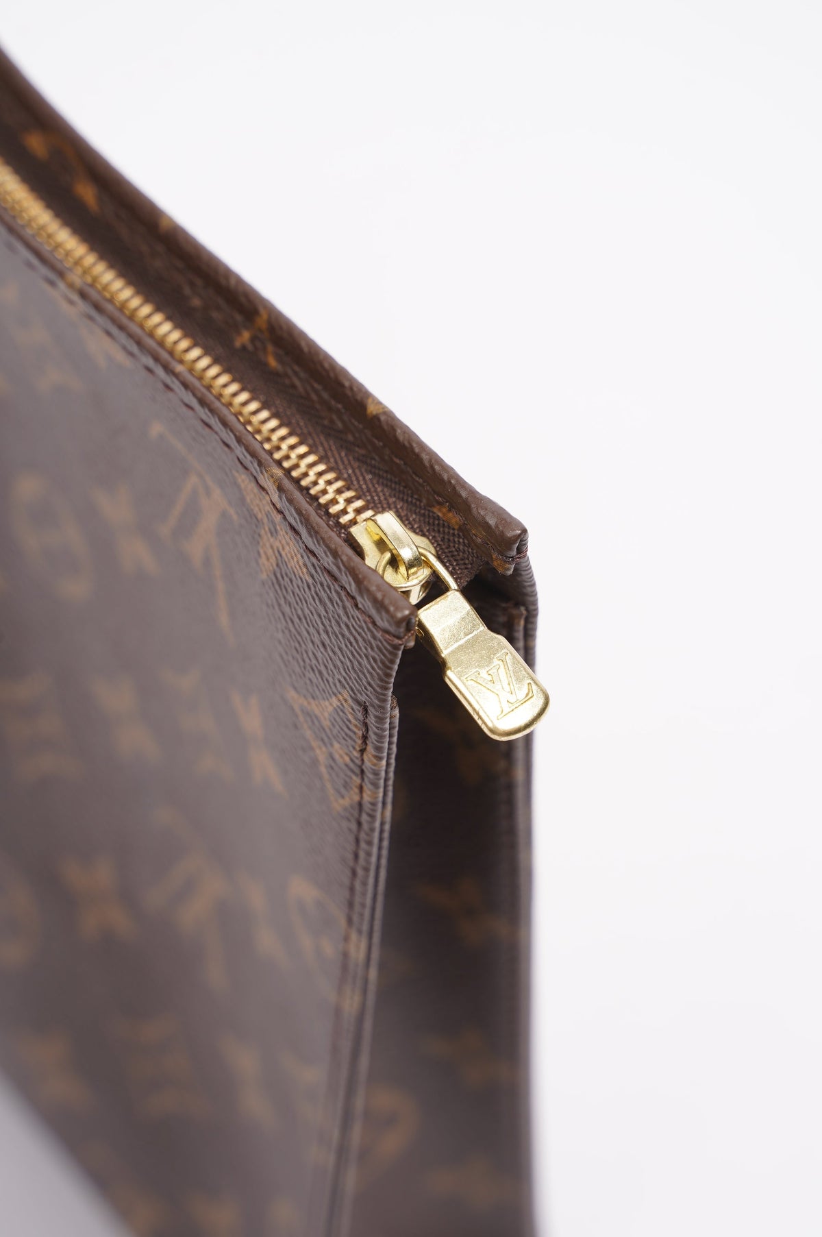 Louis Vuitton Toiletry Pouch Monogram Canvas 26
