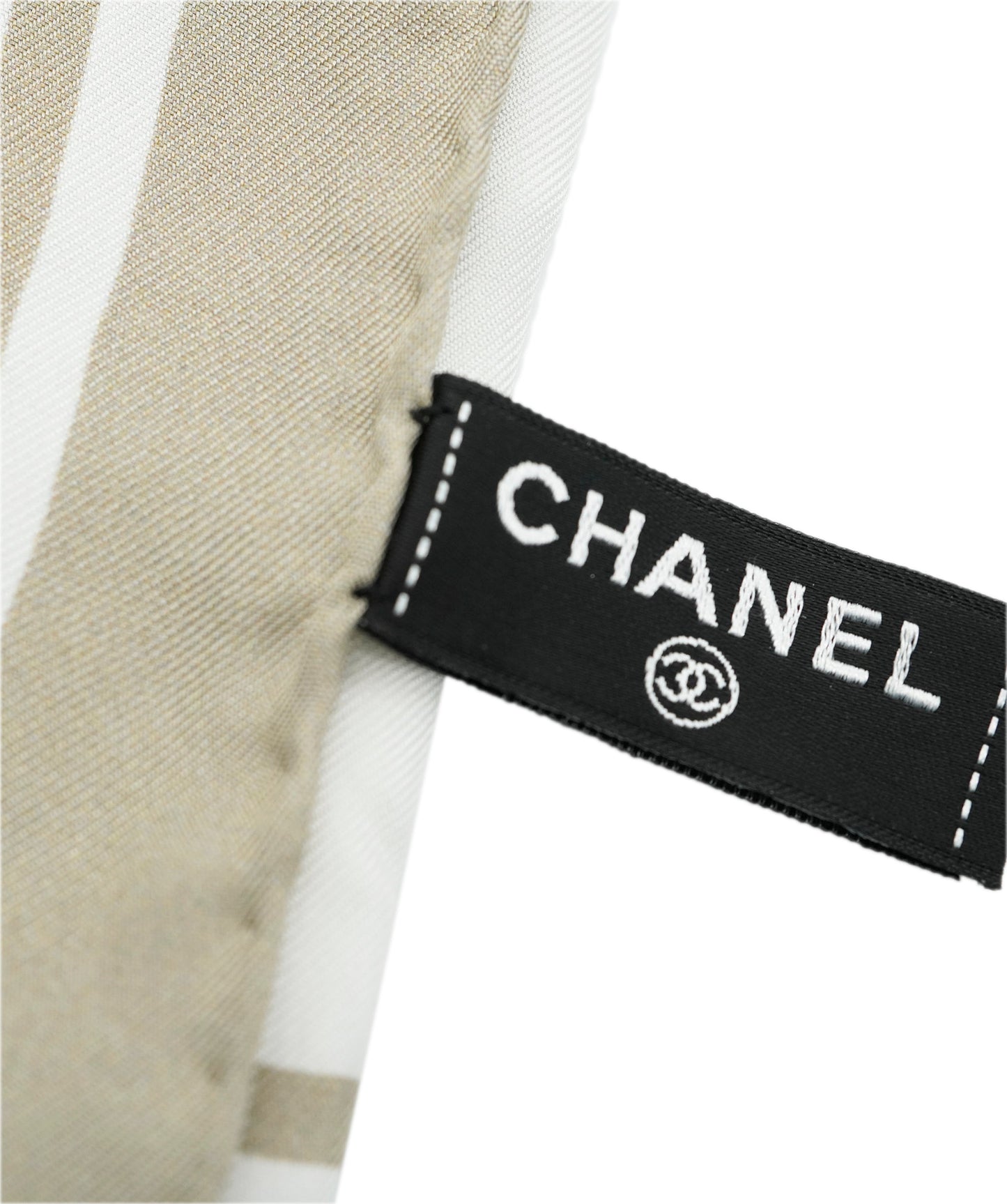 Chanel 90x90 silk scarf, excellent condition, grey with CC DBXS3788