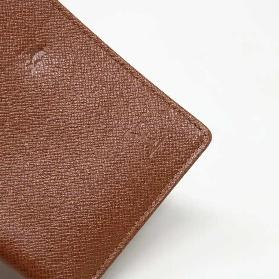 Louis Vuitton Taiga Leather Bifold ID Card Wallet LV-W0930P-0410