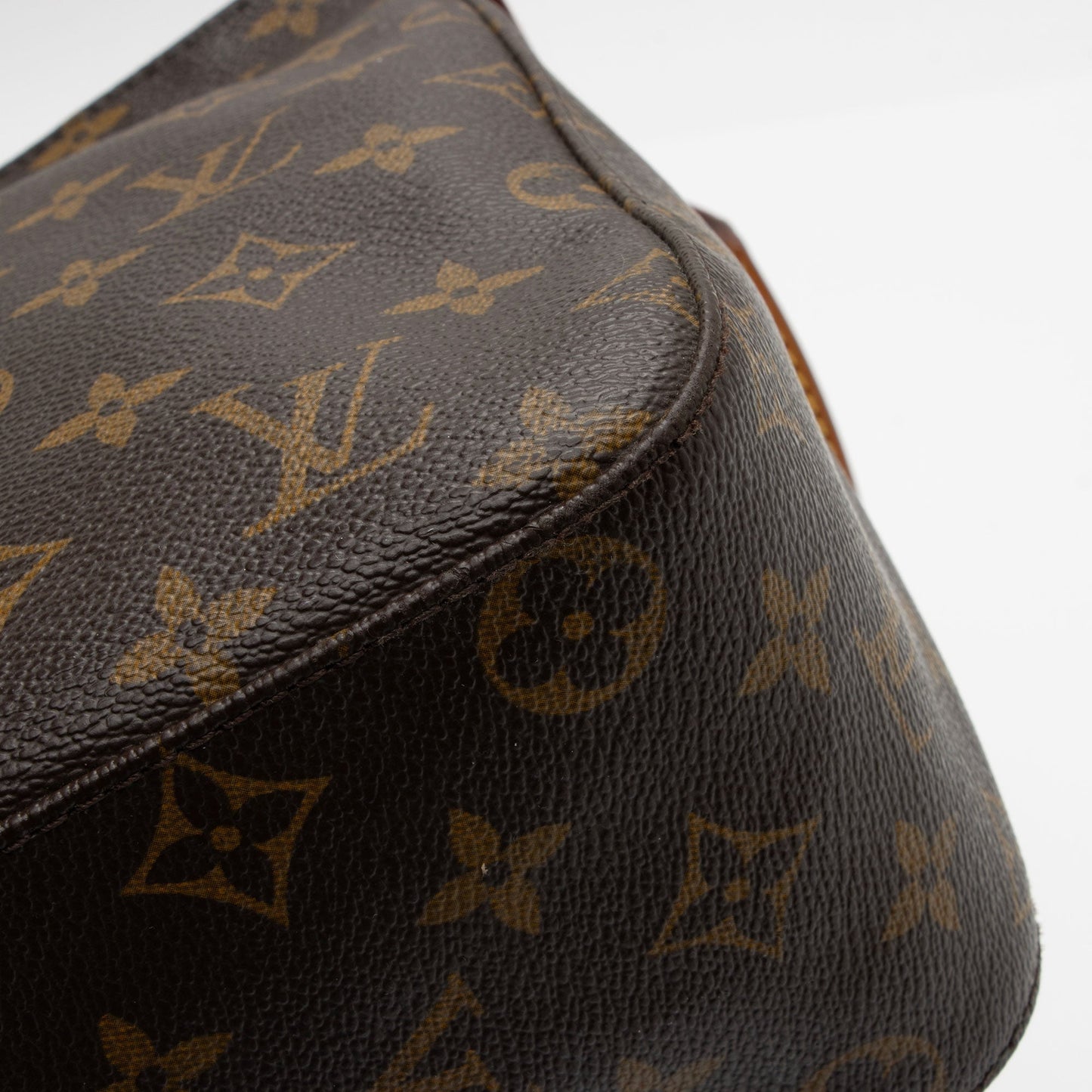 Louis Vuitton Vintage Monogram Canvas Looping MM Shoulder Bag (SHF-2H9qKf)