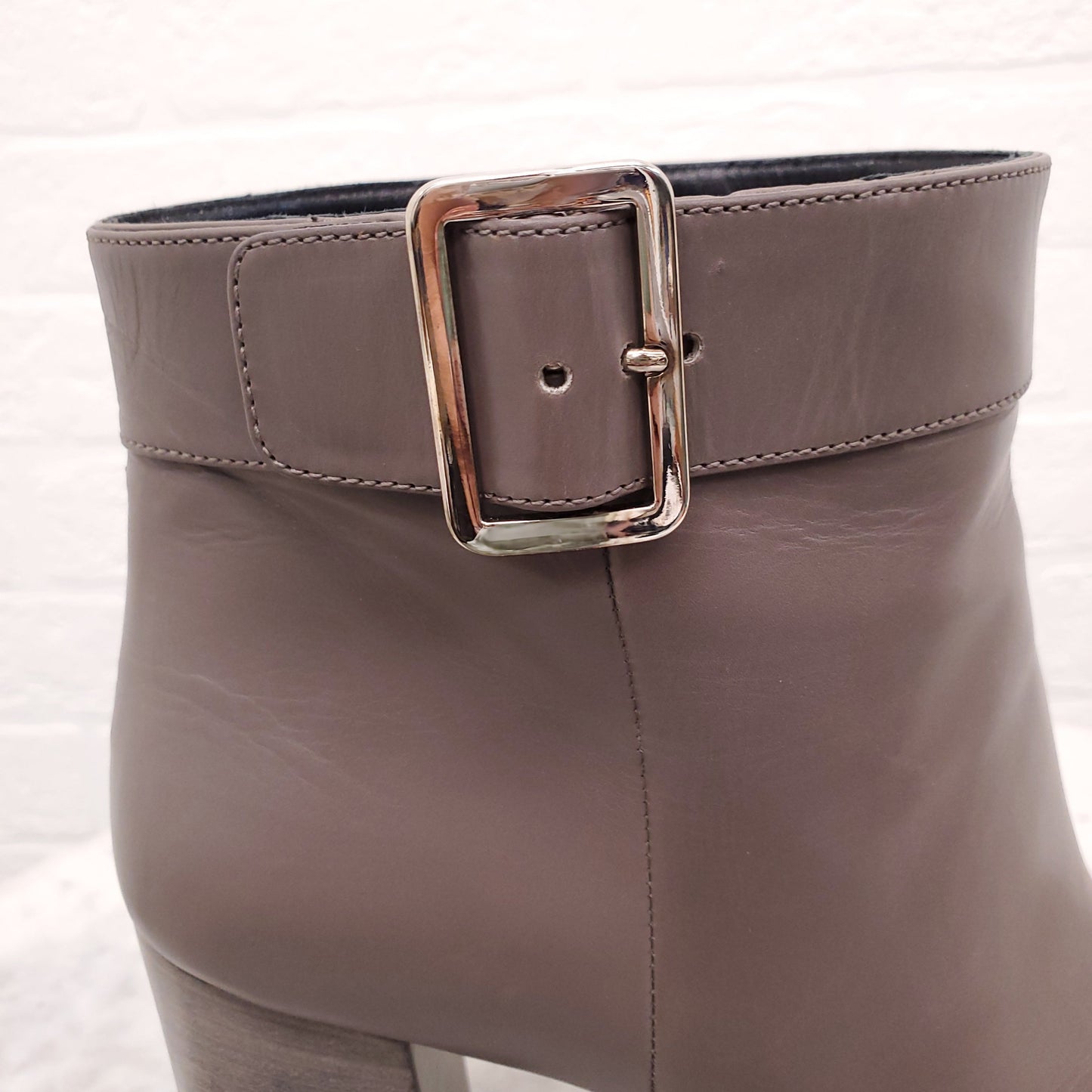 PRADA GREY LEATHER BOOTIES WITH BUCKLES - SIZE 38.5