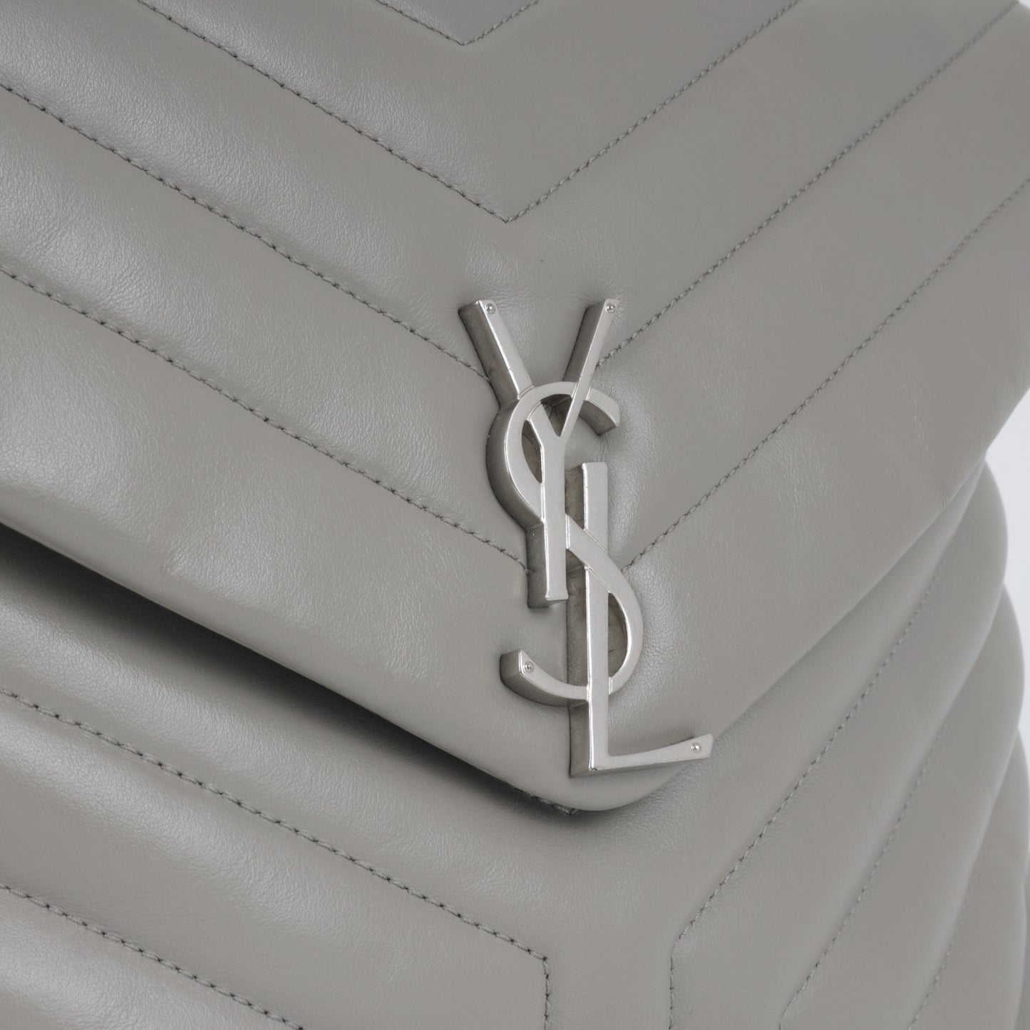 Saint Laurent Saint Laurent - Medium Loulou Bag - Grey Calfskin SHW -