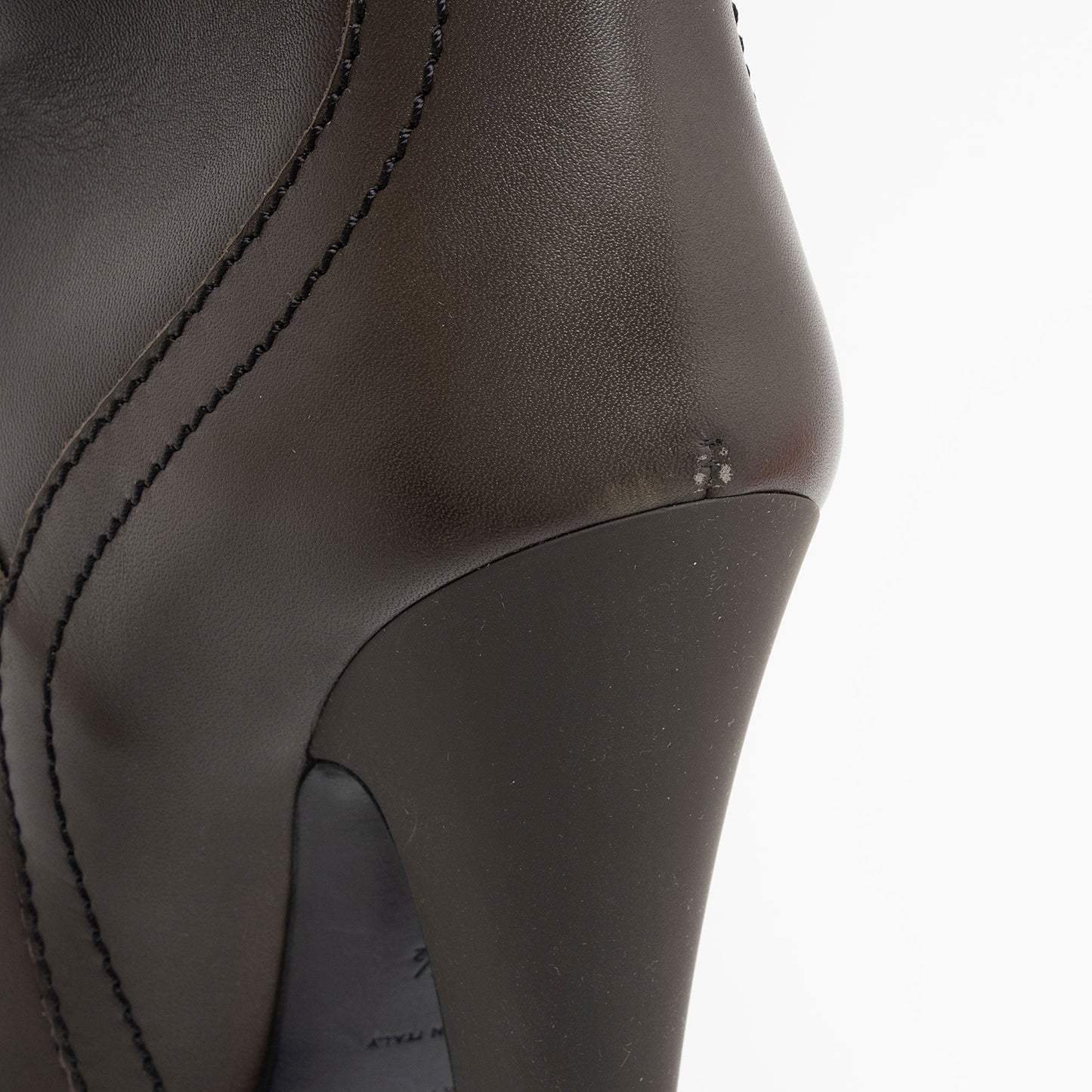 Saint Laurent Aragona Leather Kensington Knee High Boots - Size 7.5 / 37.5 hrNJAG