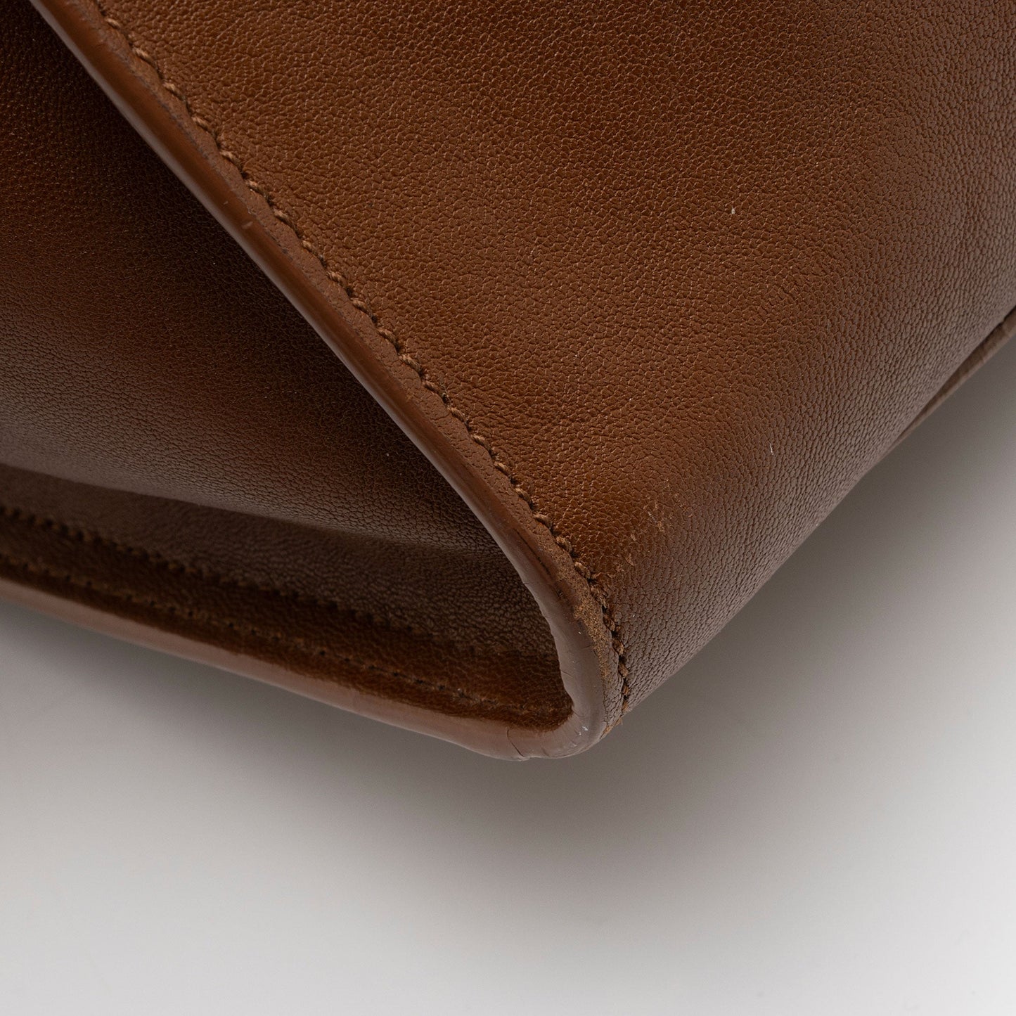 Saint Laurent Calfskin Cabas Chyc Medium Tote Ivua2g