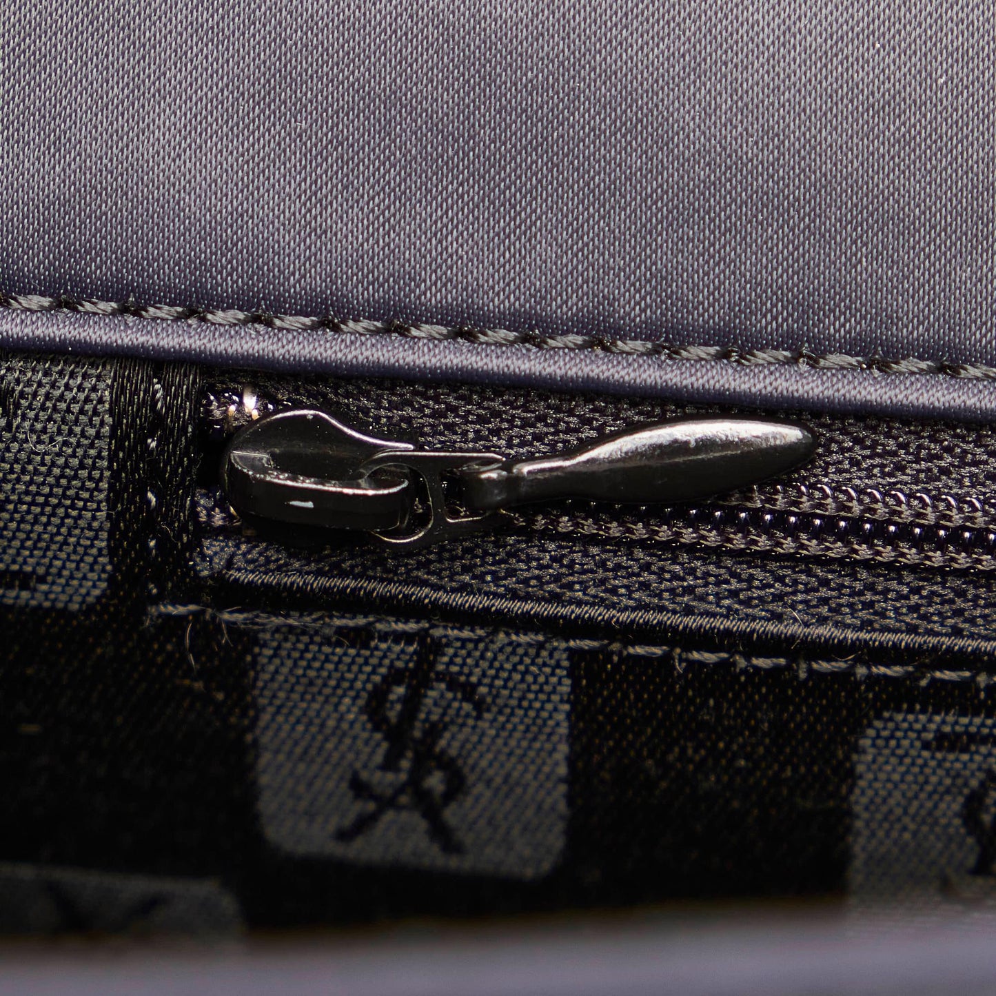 Saint Laurent Canvas Shoulder Bag (SHG-32954