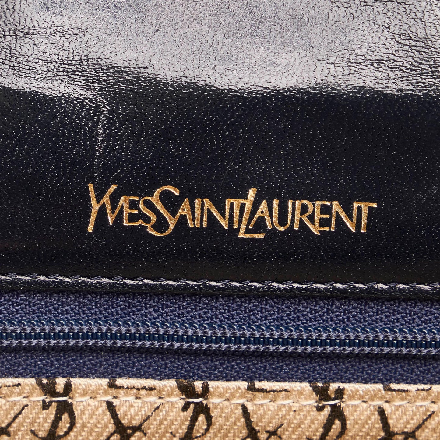 Saint Laurent Leather Clutch Bag (SHG-27873
