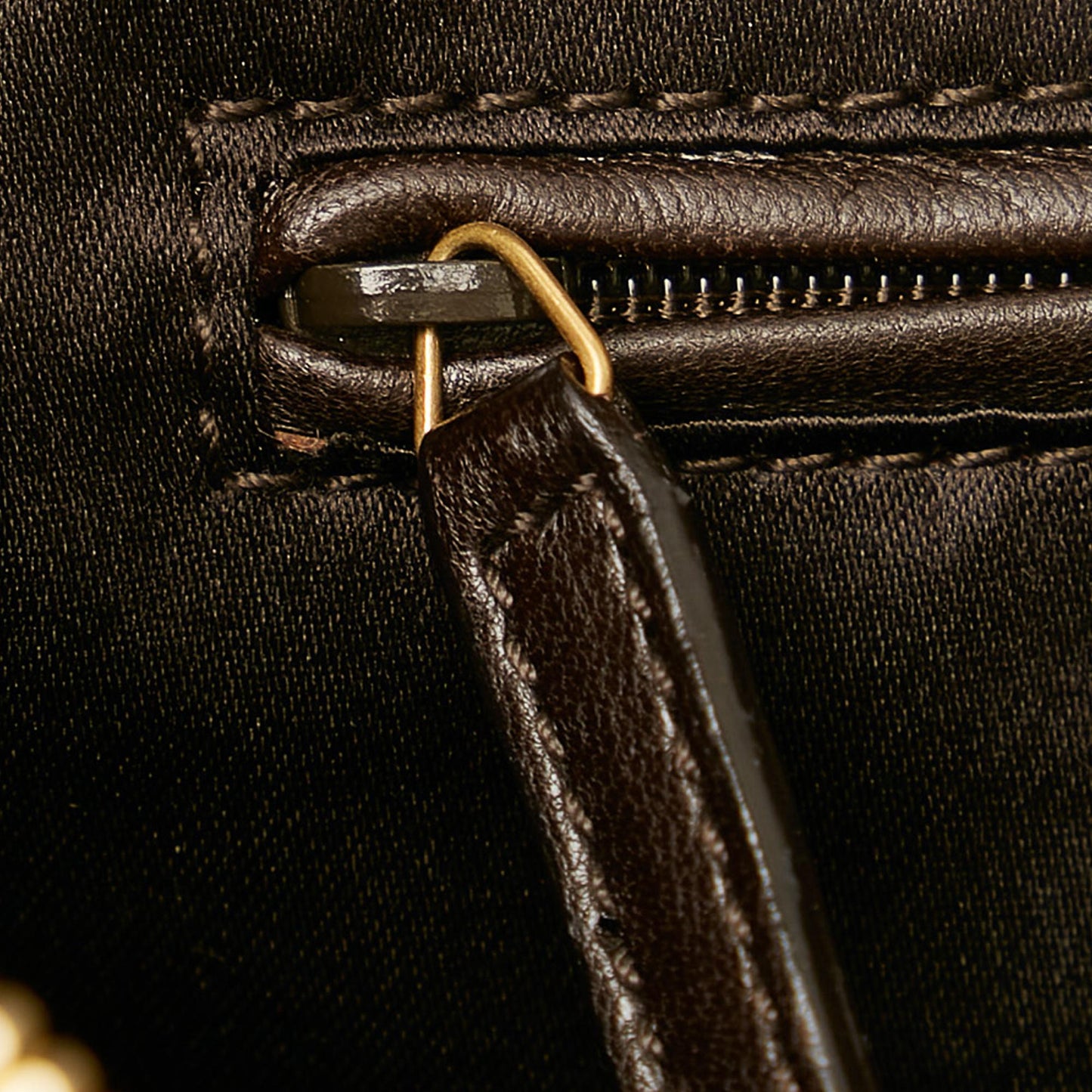Saint Laurent Leather Shoulder Bag (SHG-25206