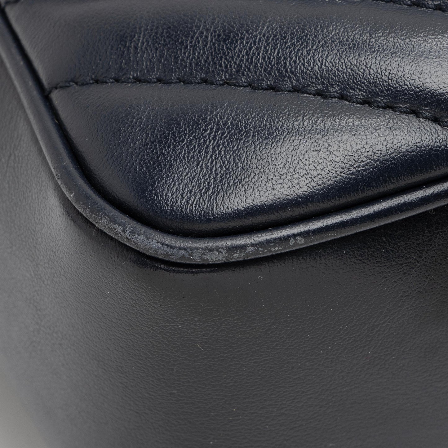 Saint Laurent Matelasse Calfskin Monogram Lou Camera Bag aY71qS