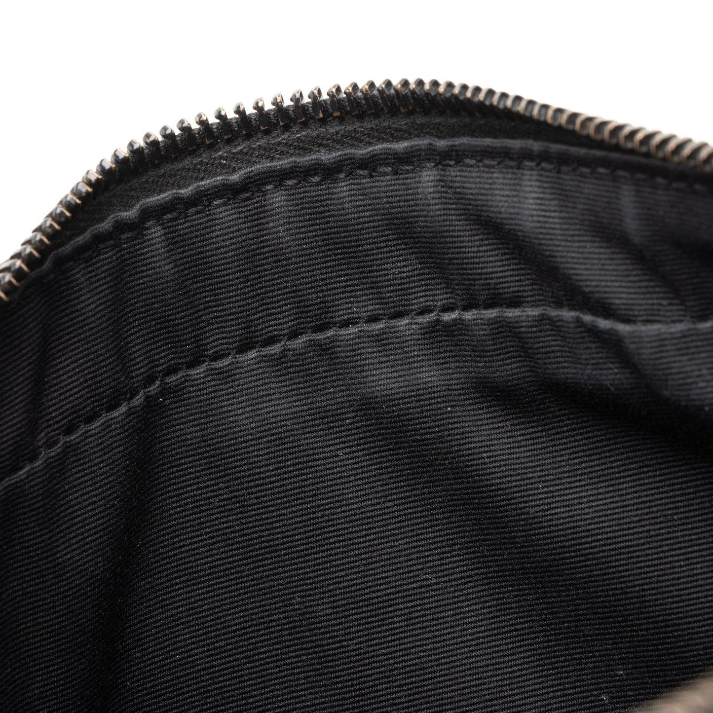 Saint Laurent Matelasse Calfskin Monogram Lou Camera Bag maESsA