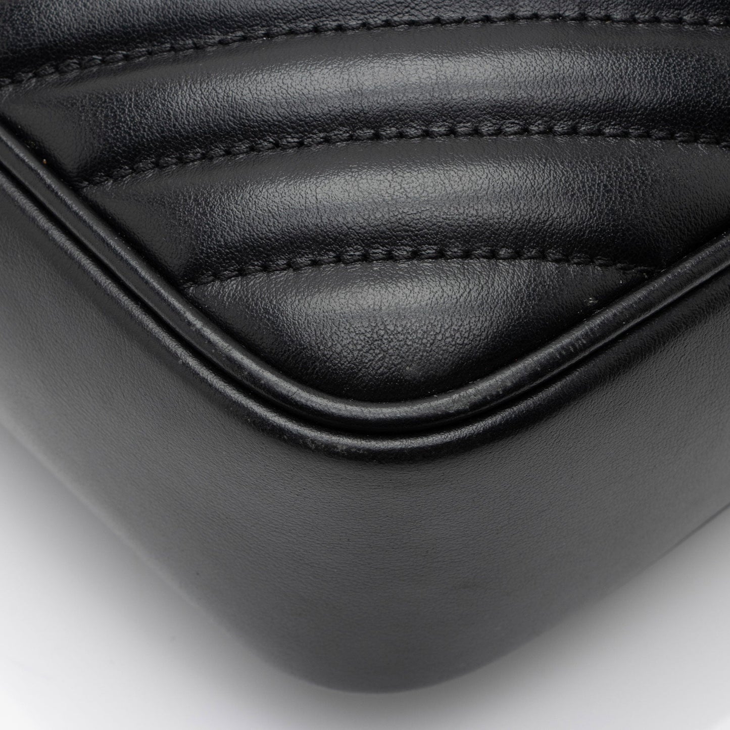 Saint Laurent Matelasse Calfskin Monogram Lou Camera Bag pLUzLE