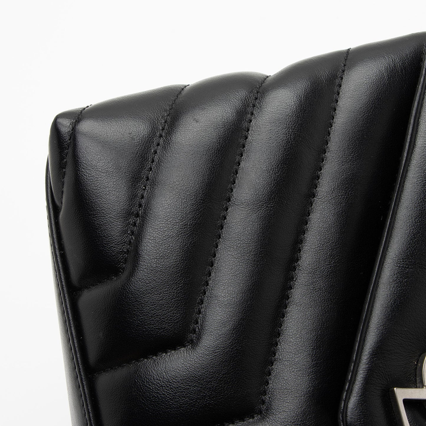 Saint Laurent Matelasse Calfskin Monogram LouLou Chain Small Crossbody 2881qg