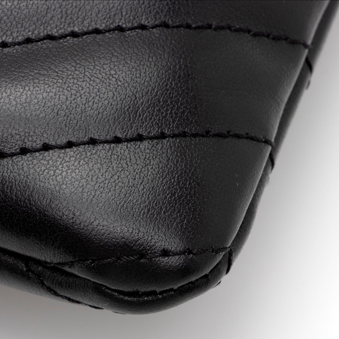 Saint Laurent Matelasse Calfskin Monogram Small Wristlet I0dYH7