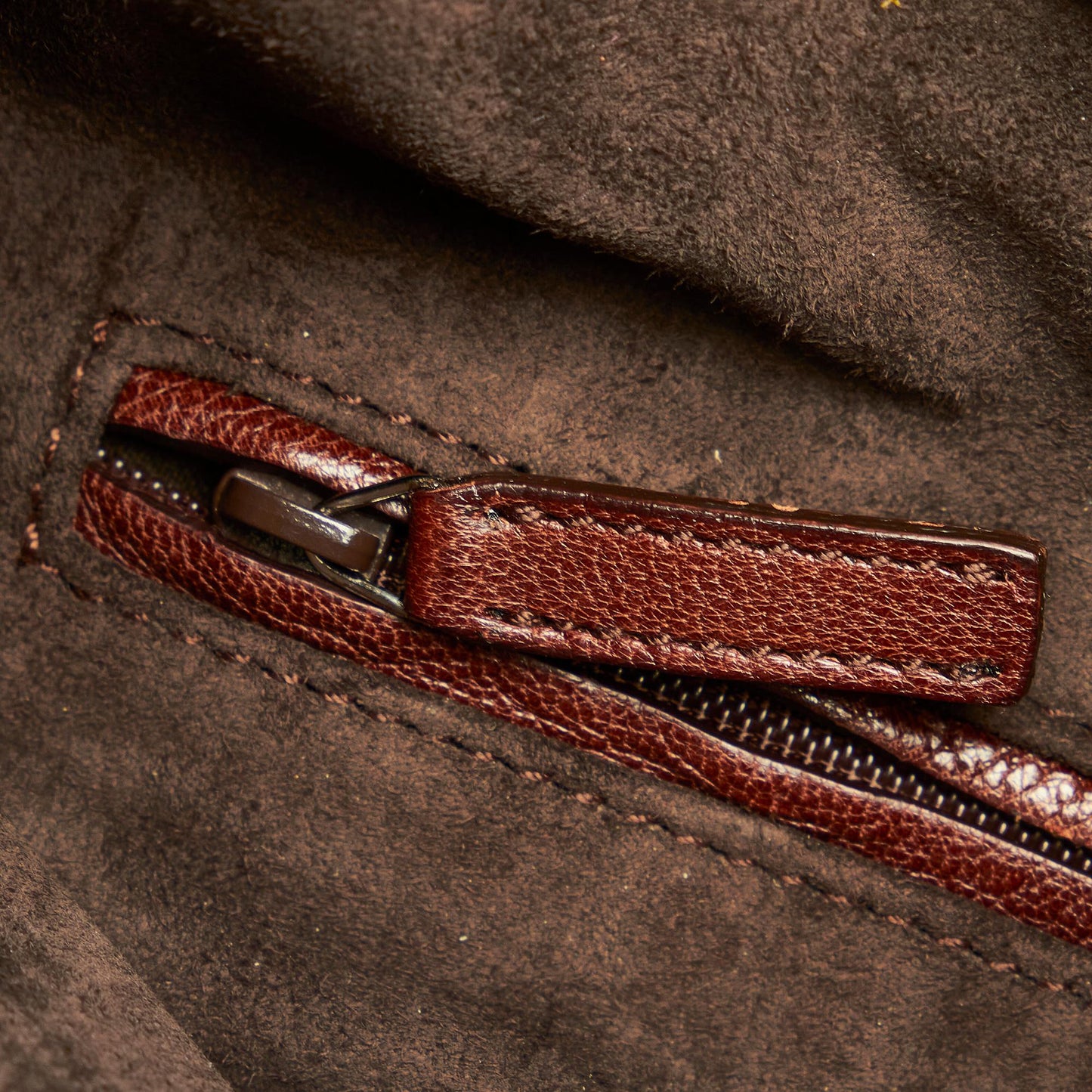 Saint Laurent Mombasa Leather Shoulder Bag (SHG-26213