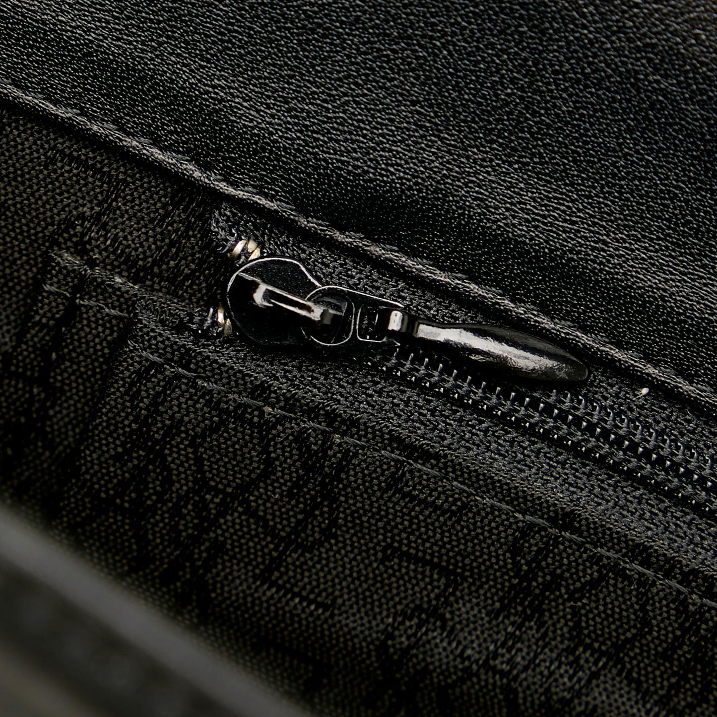 Saint Laurent Quilted Leather Crossbody Bag (SHG-26592