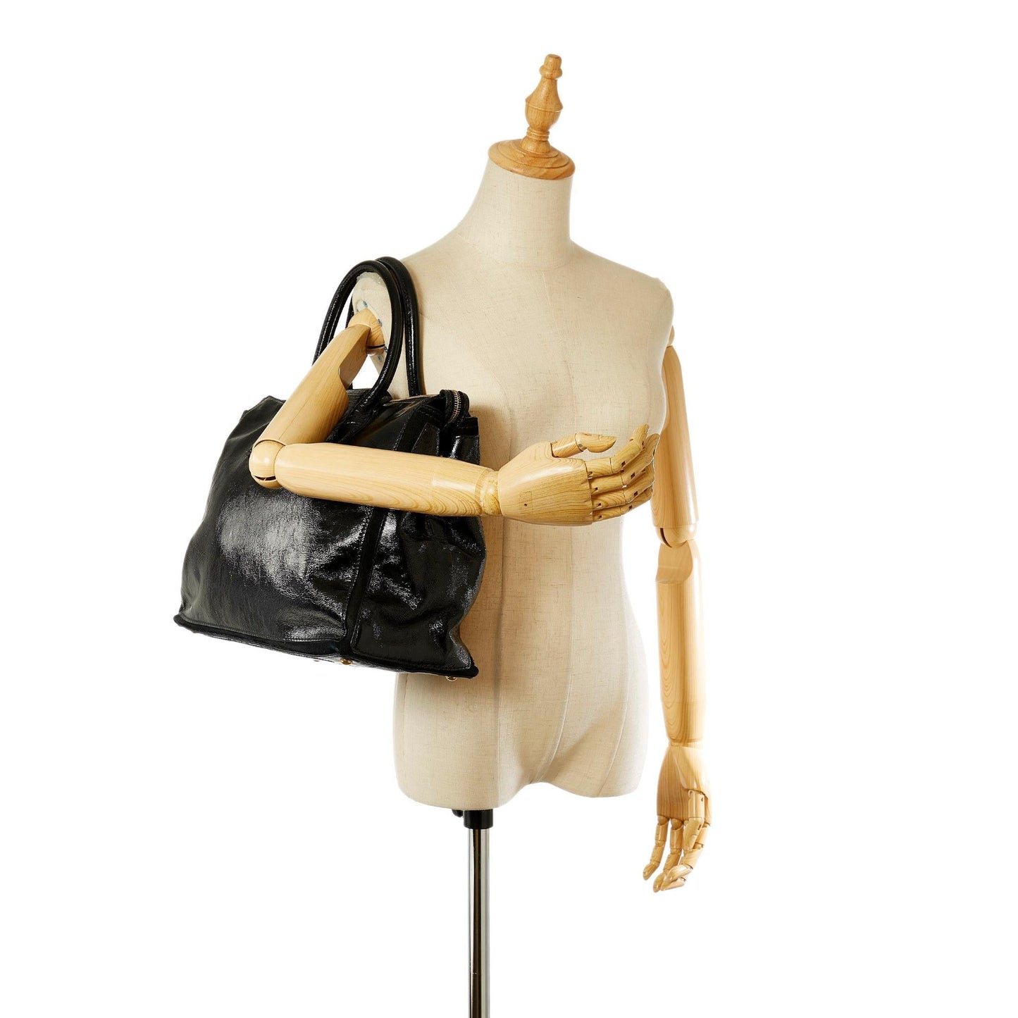 Saint Laurent Sac Muse Patent Leather Handbag (SHG-21584