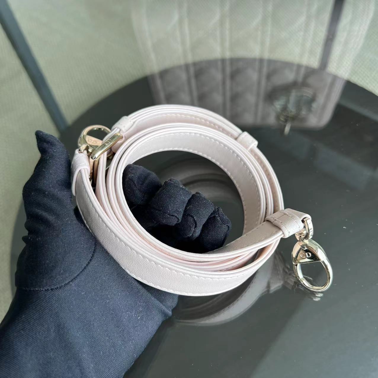 *Adjustable Strap* Lady Medium Cannage Lambskin Sakura Pink Golden Hardware