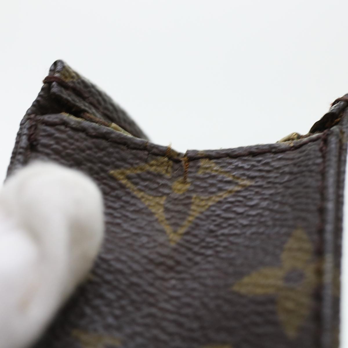 LOUIS VUITTON Monogram Poche Toilette 15 Pouch M47546 LV Auth ar9334B