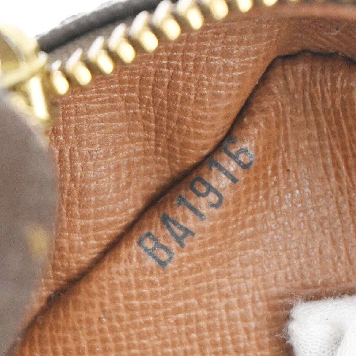 Louis Vuitton Trocadero 27 Shoulder Bag