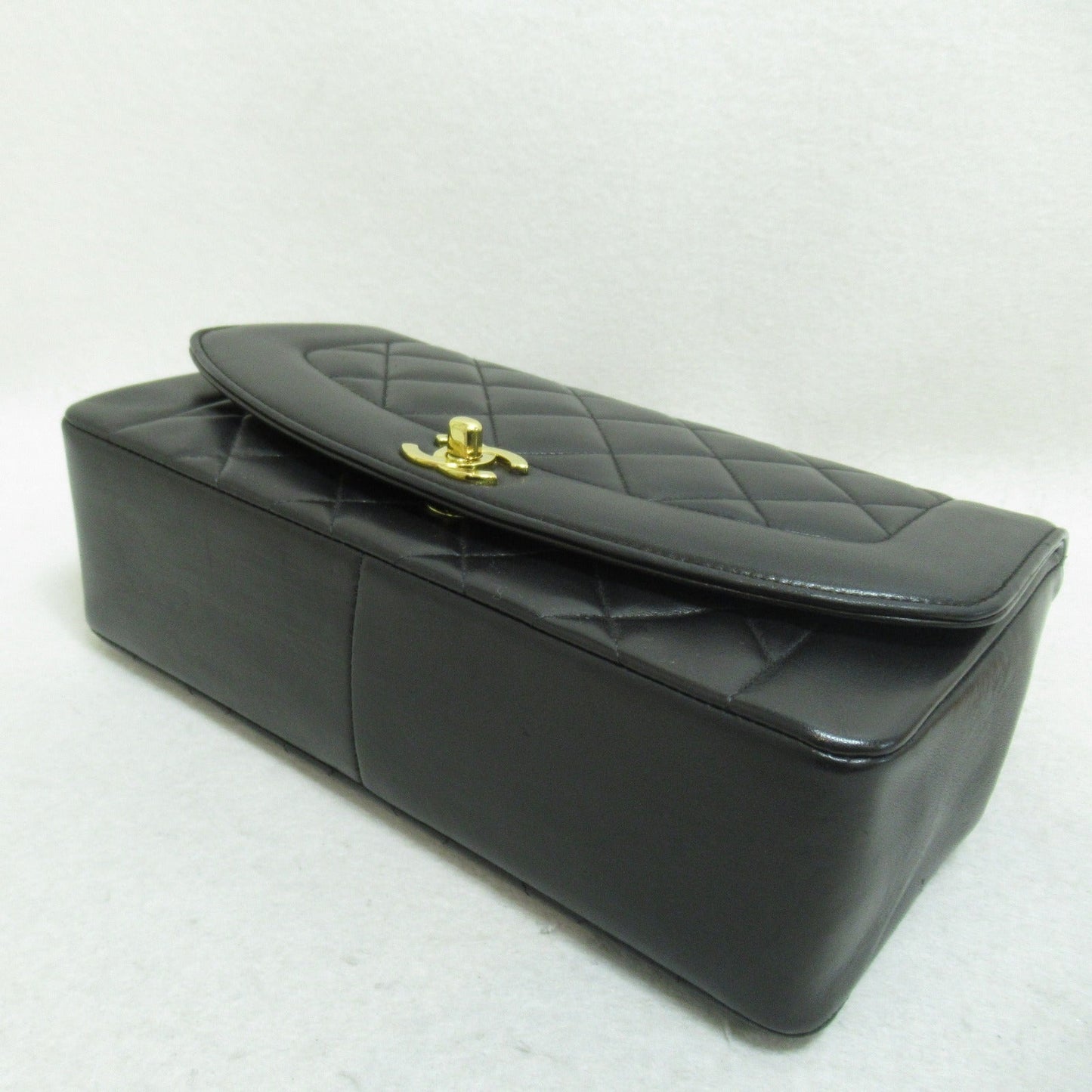 Chanel Diamond Chain Shoulder Bag Black A01165