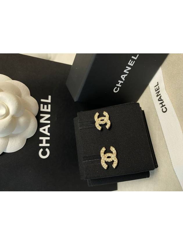 WoMen's CC Logo Pearl Pearl Earrings Gold Chanel