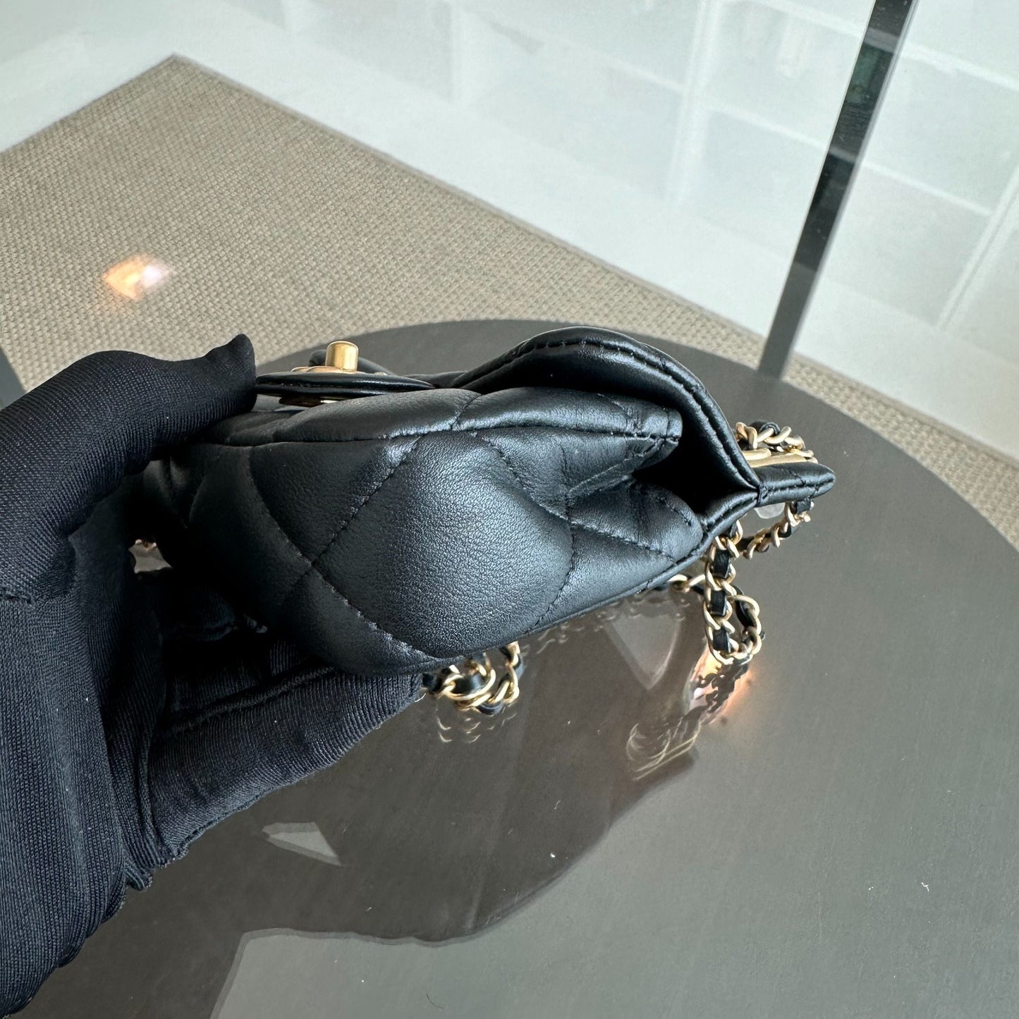 *Brand New* Flap Lambskin Cardholder with Chain 21A Black GHW No 31