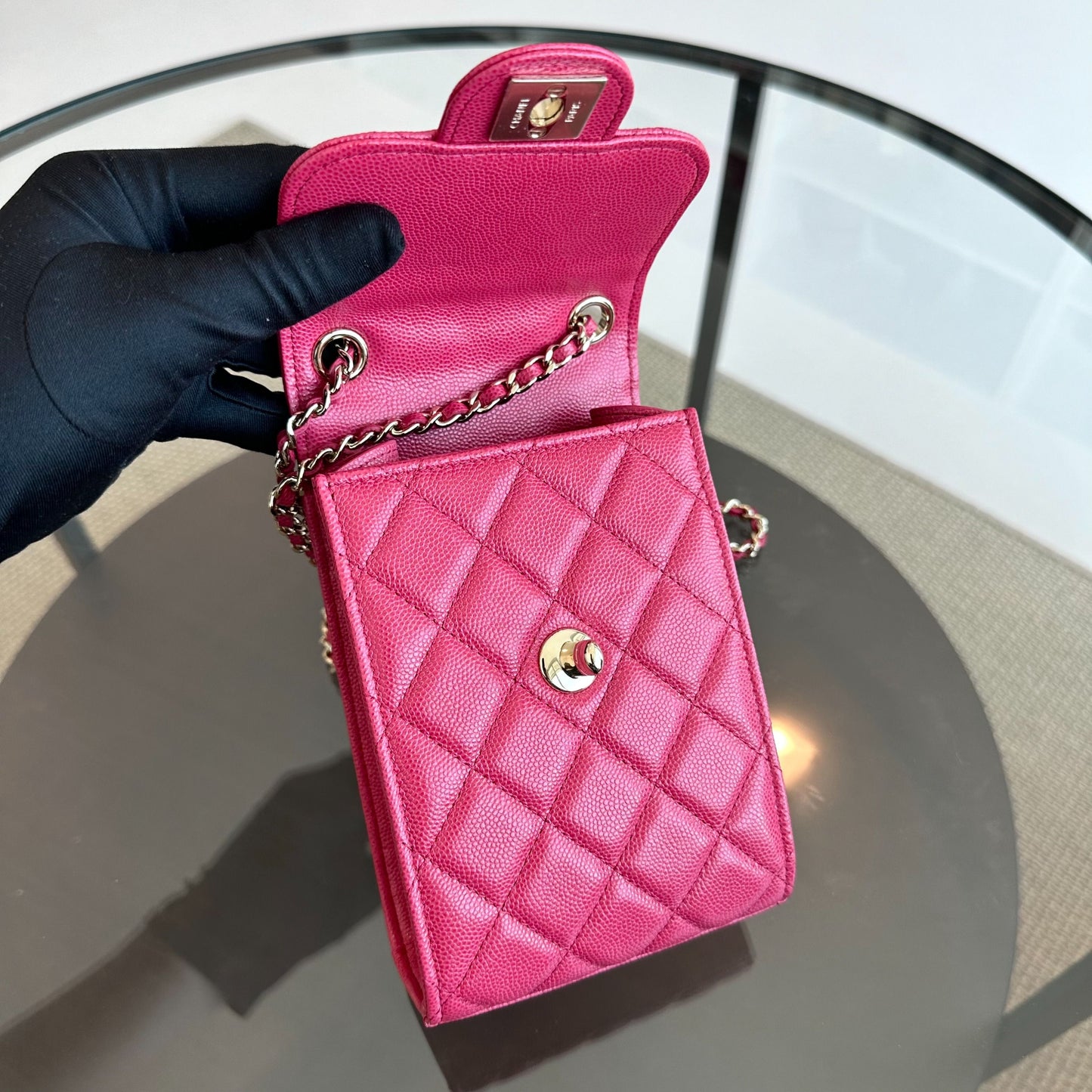 *Brand New, Receipt Full Set* Caviar Phone Holder Chain Shoulder Bag No 29