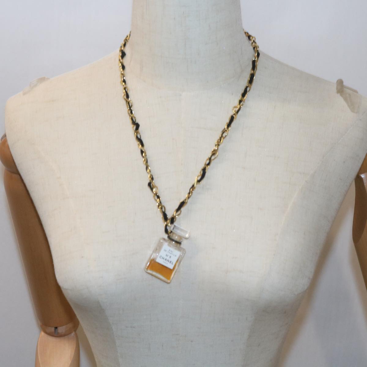 CHANEL Perfume N�‹5 Chain Necklace Clear Gold Tone CC Auth bs10372