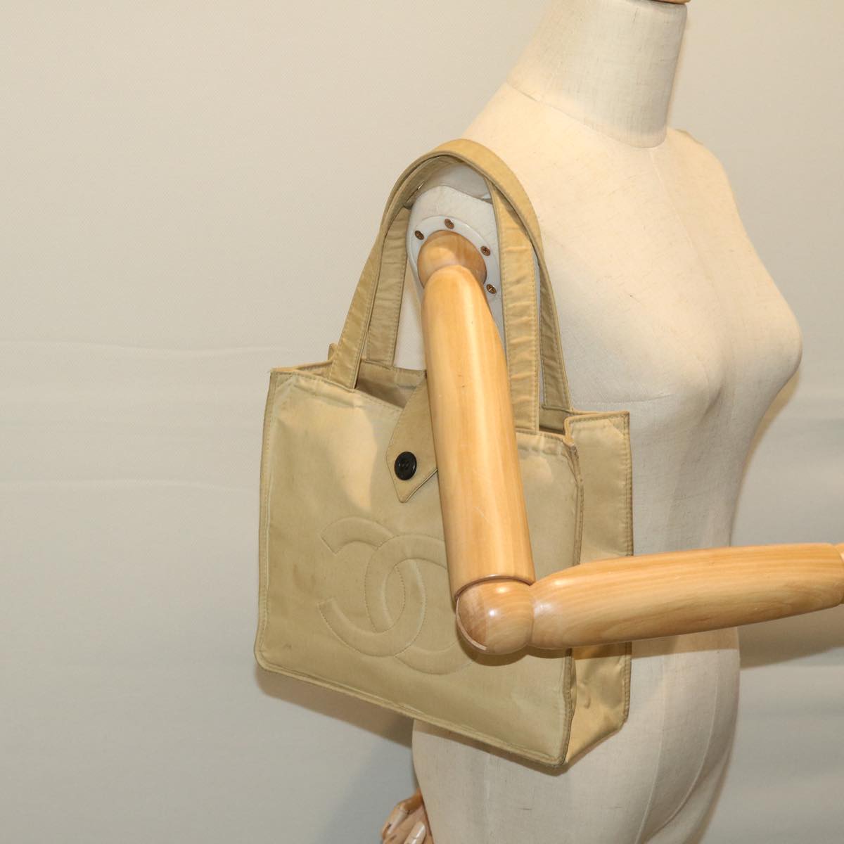 Top Quality Chanel Hand Bag Nylon Beige CC Auth bs12434