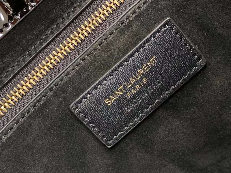 Yves Saint Laurent - Bags - The Wells Bags 482