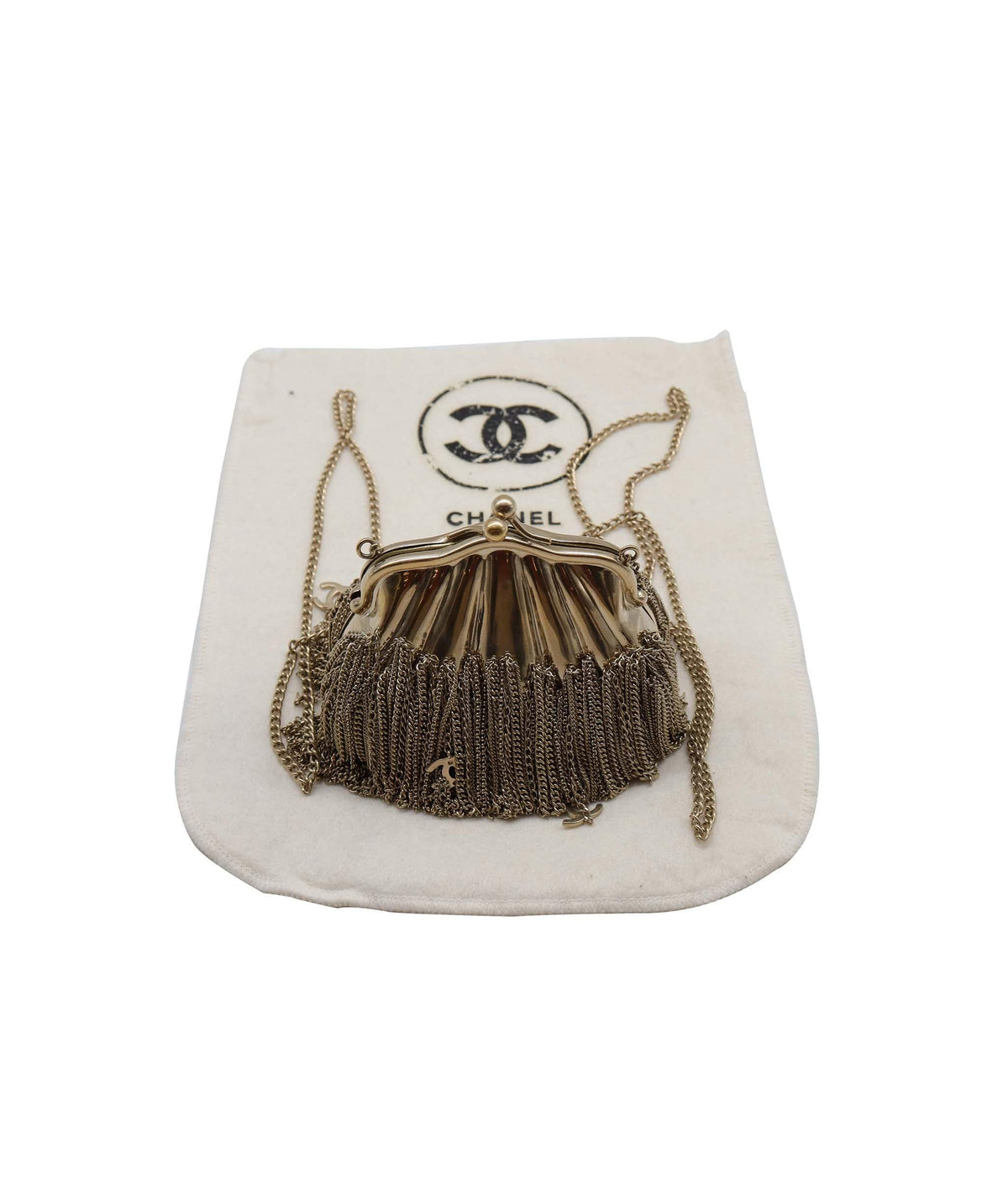 Chanel metal chain fringe seashell kiss lock clutch - DXBS2780