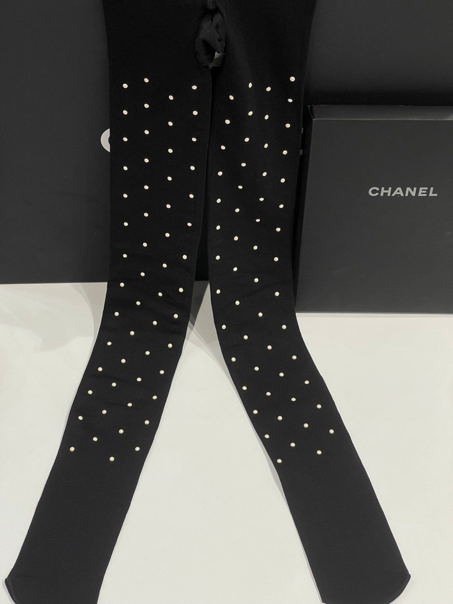Chanel - Collants perles noirs T2
