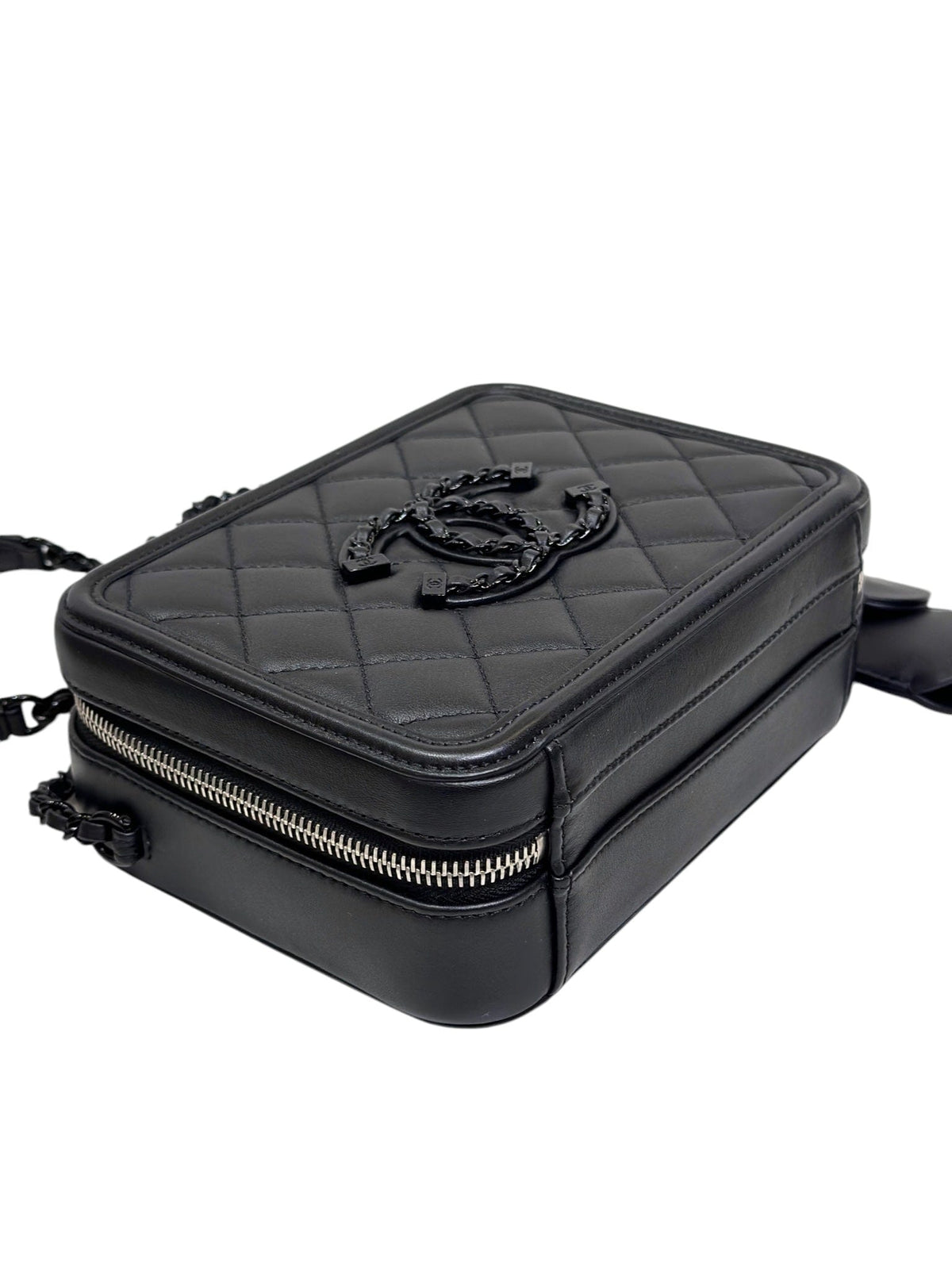 CHANEL VANITY CAMERA BAG WITH SILVER LOCK 122419A16