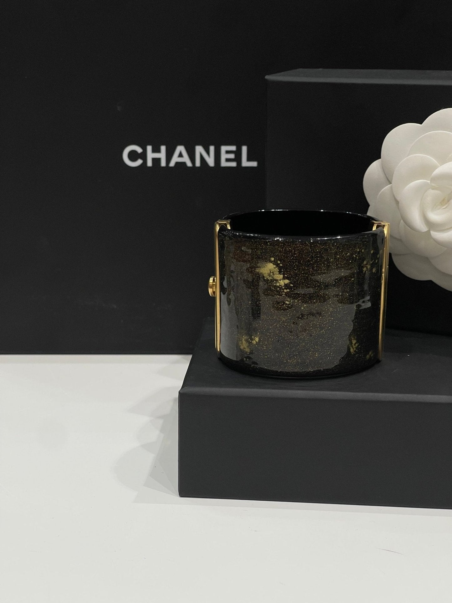 Chanel - Manchette strass bronze