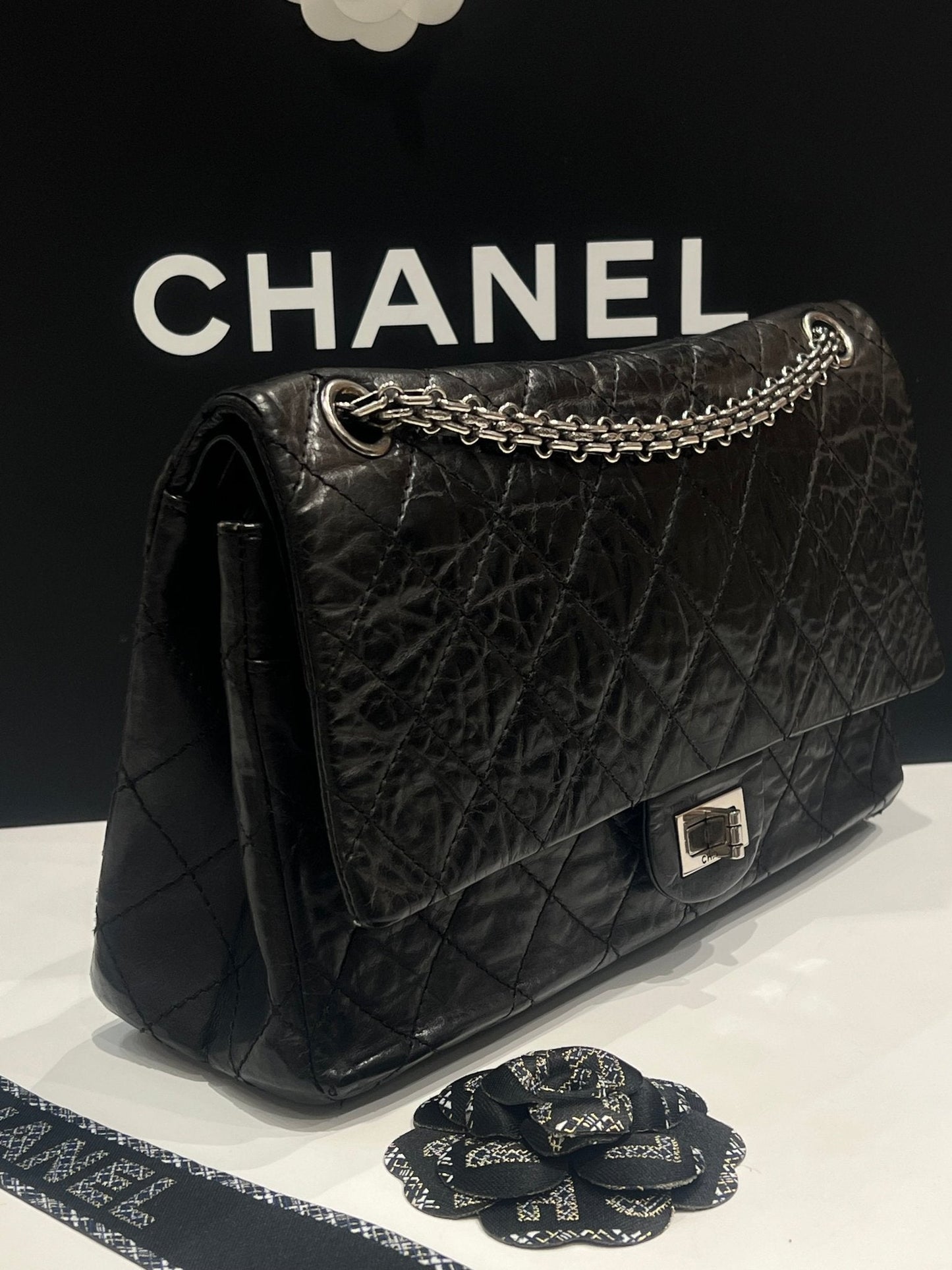 Chanel - sac 2 55 grand modèle 226 cuir vieilli noir