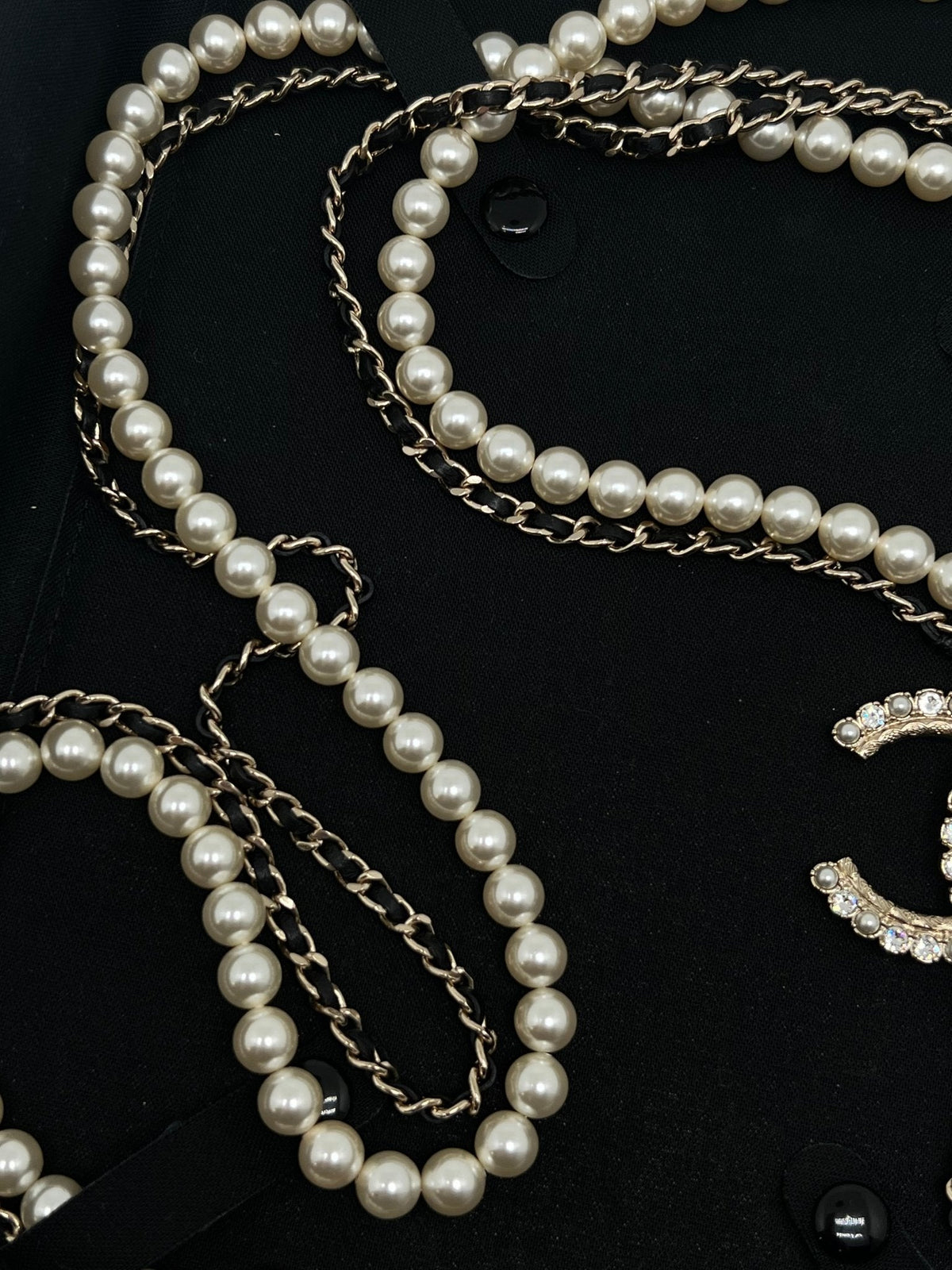 Chanel Sautoir Perle et agneau Finition champagne