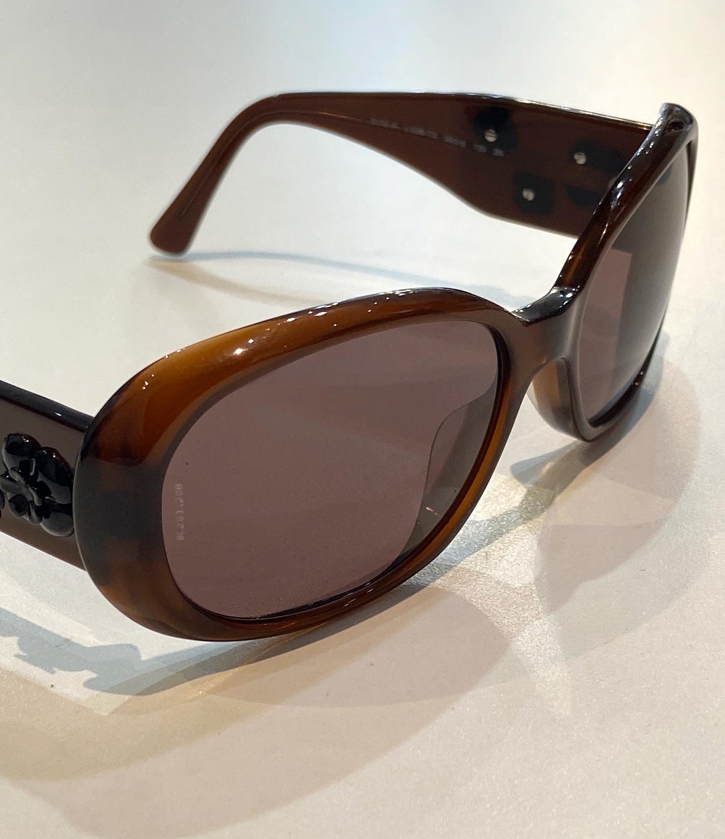 CHANEL 5113 CAMELLIA CC SUNGLASSES