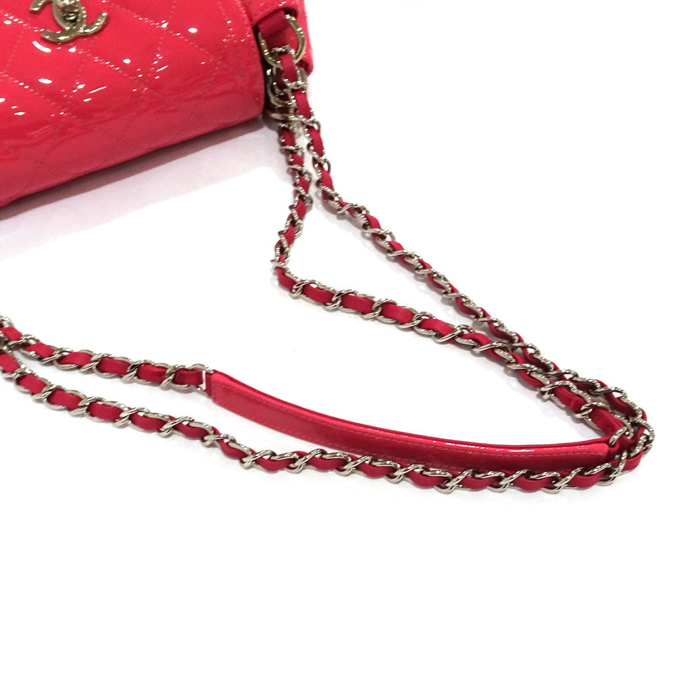Chanel Chain Shoulder Bag Patent Leather Enamel Turn-Lock Coco Pink A92779
