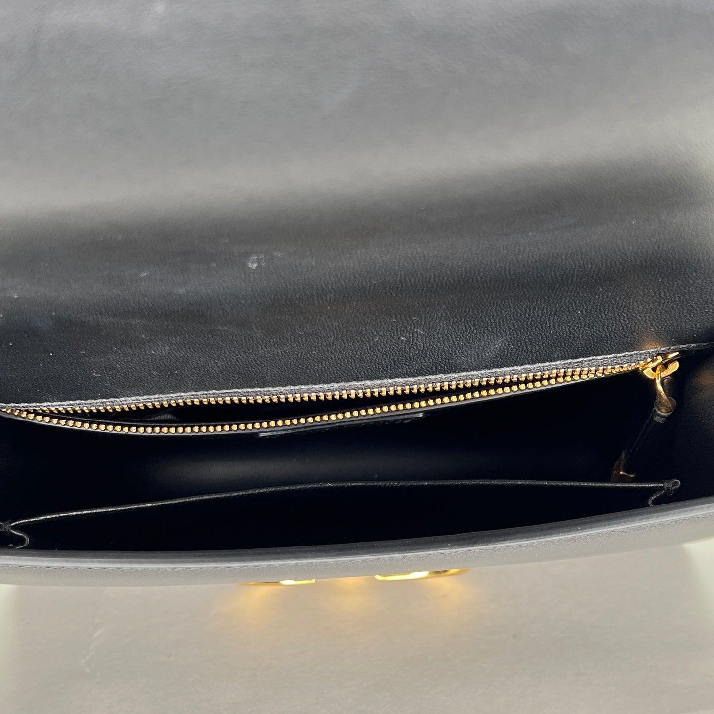 30 Montaigne Medium Black Shoulder Bag in Calfskin, Gold hardware