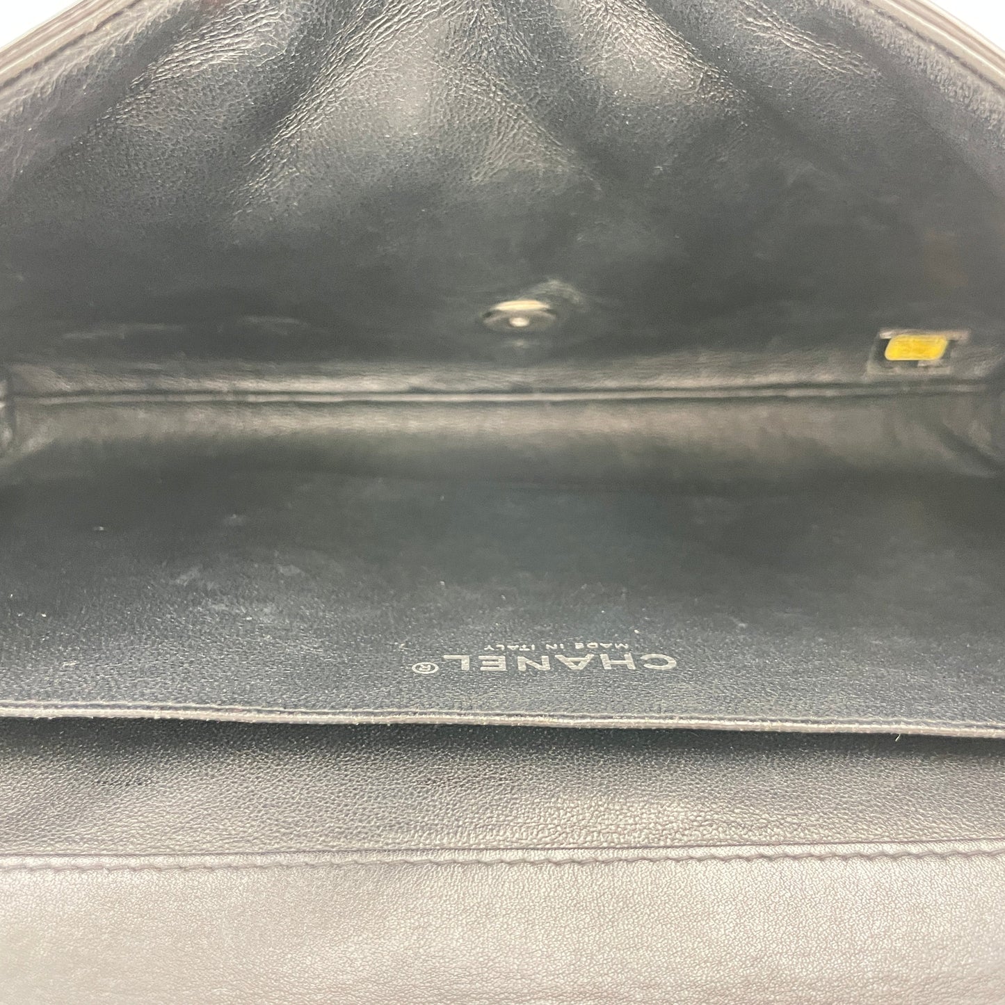 Classic Black Shoulder Bag in Patent Leather, Silver hardware