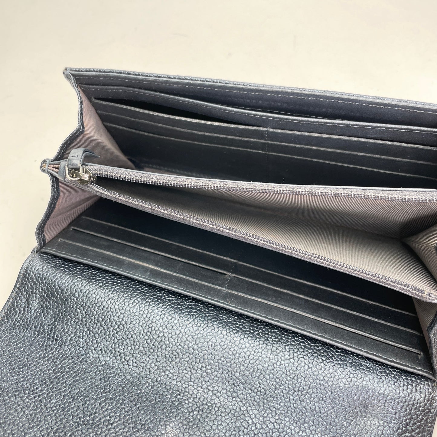 Long Flap Grey Wallet in Caviar Leather, Silver hardware
