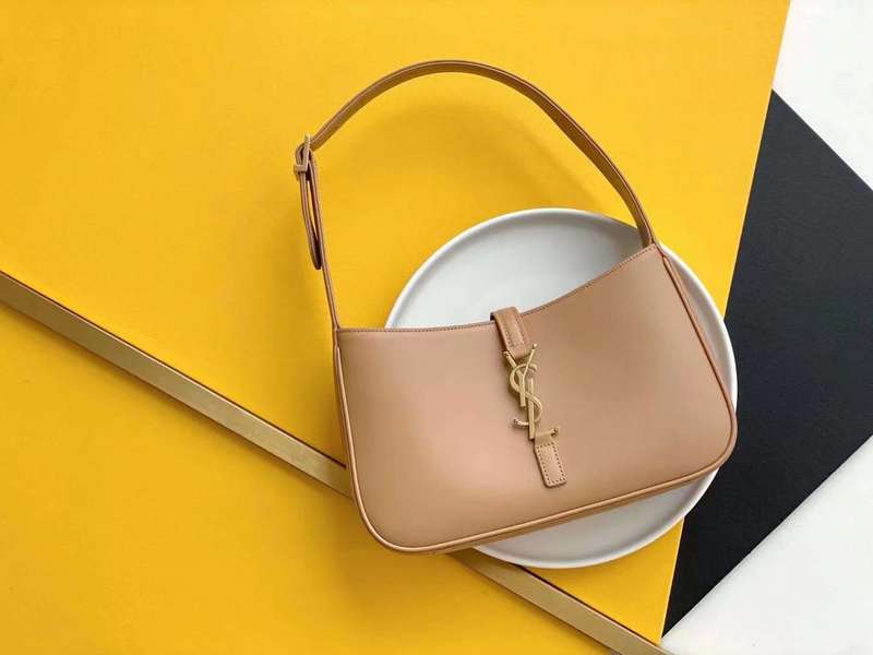 Yves Saint Laurent - Bags - The Wells Bags 481