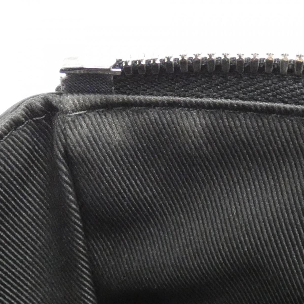 Louis Vuitton Taiga Vertical Tote M30811 Bag