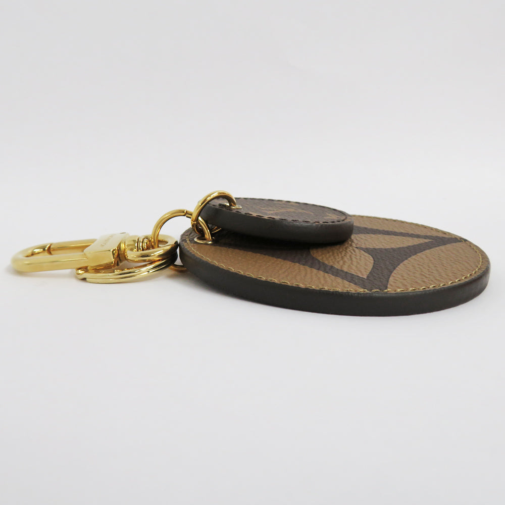 Louis Vuitton Monogram Giant Reverse Porte Clair M69317 Charm Keyher Logo Small