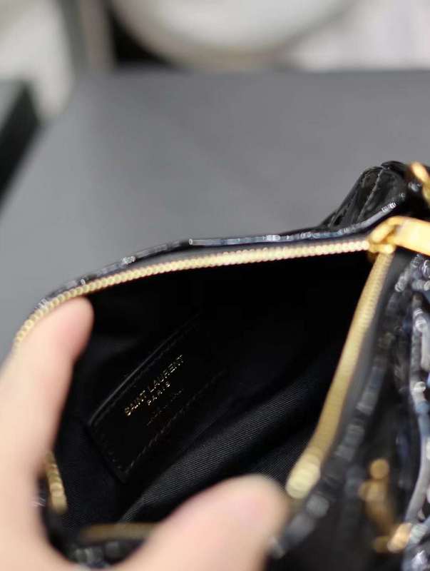 Yves Saint Laurent - Bags - The Wells Bags 659