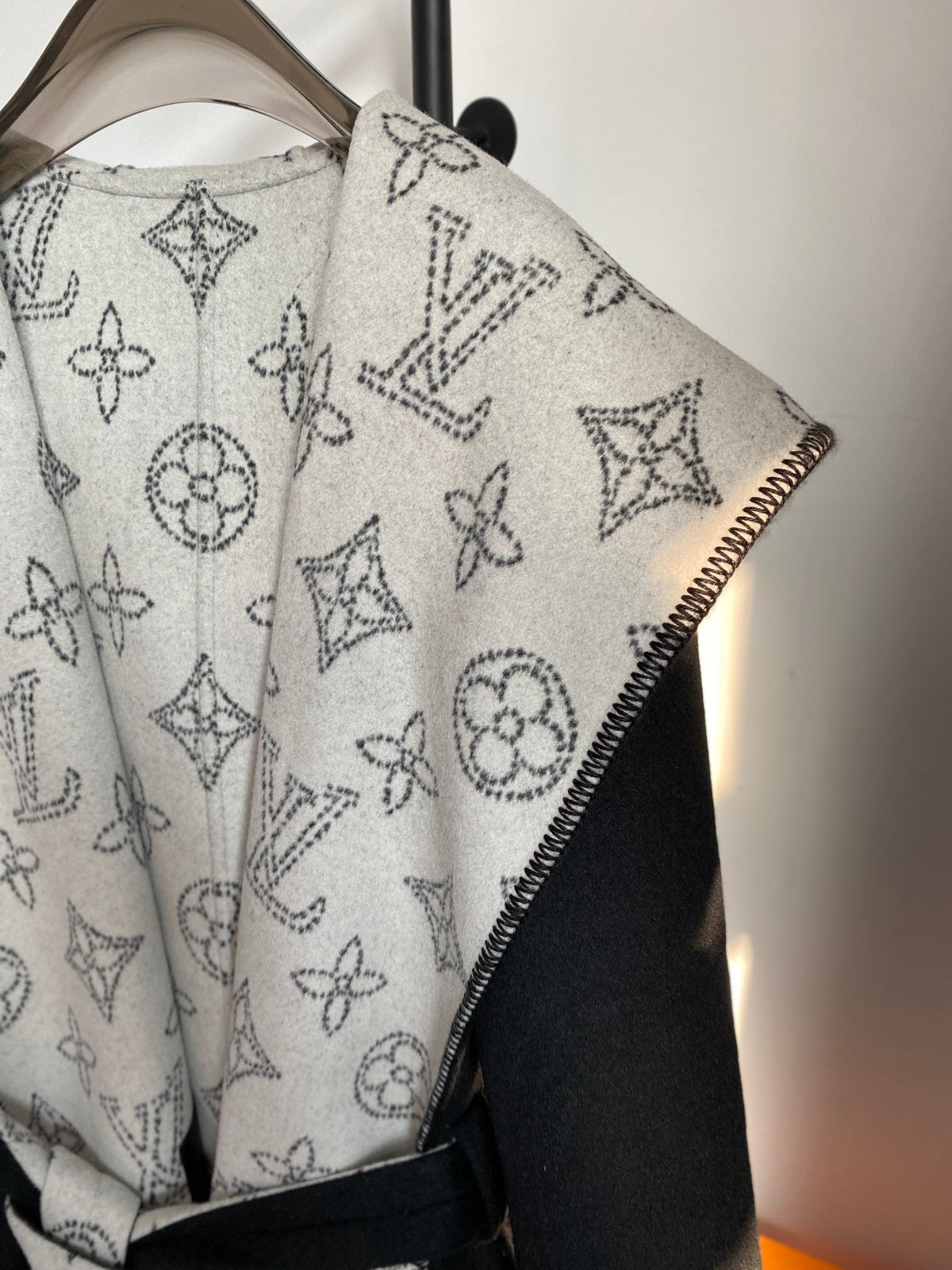 Luxury Louis Vuitton Wrap Coat 023